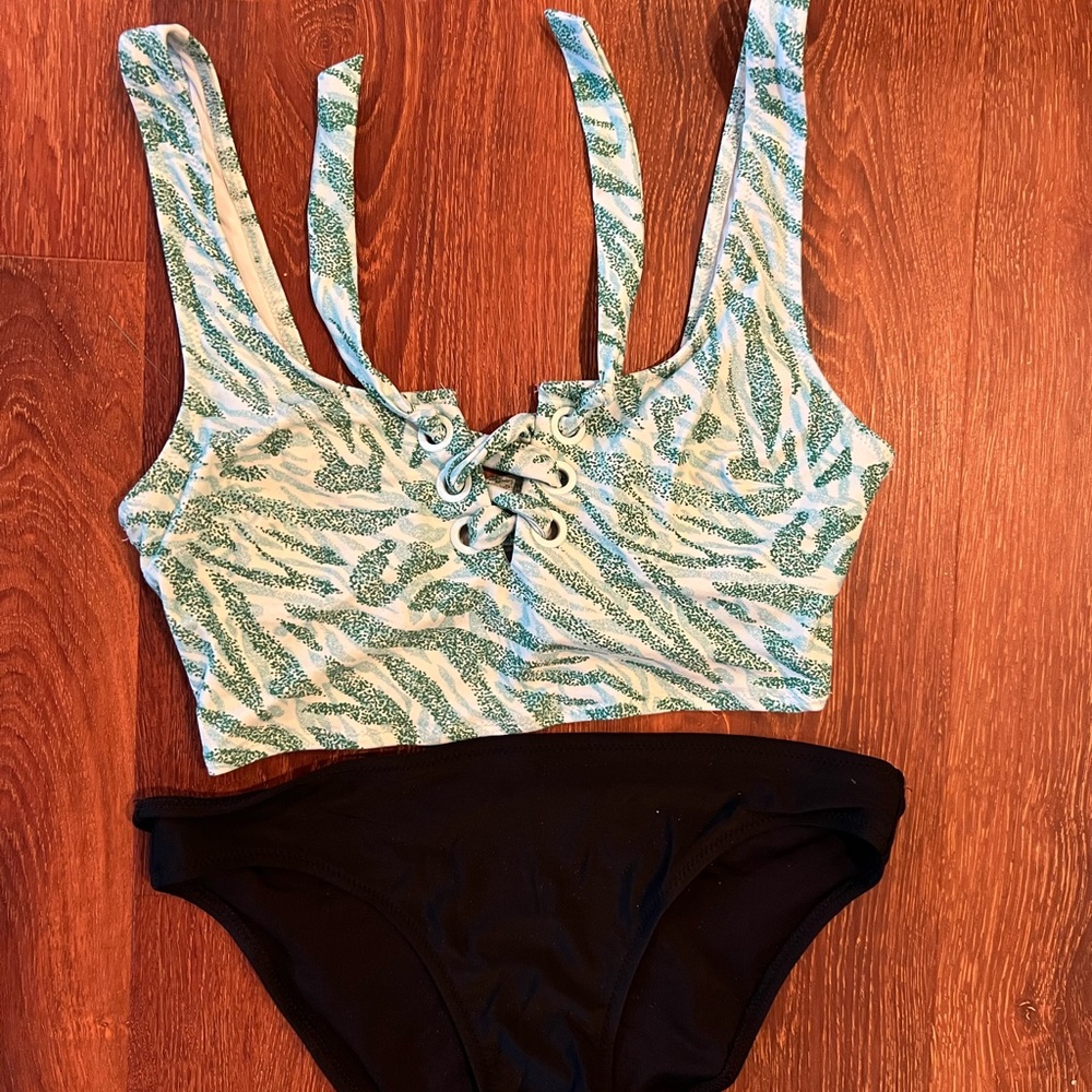 Aerie size XS bathing suit top and size XS bikini bottoms VGUC no visible flaws